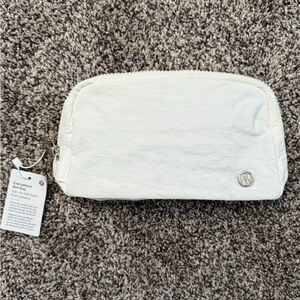 New Lululemon White Everywhere Belt Bag